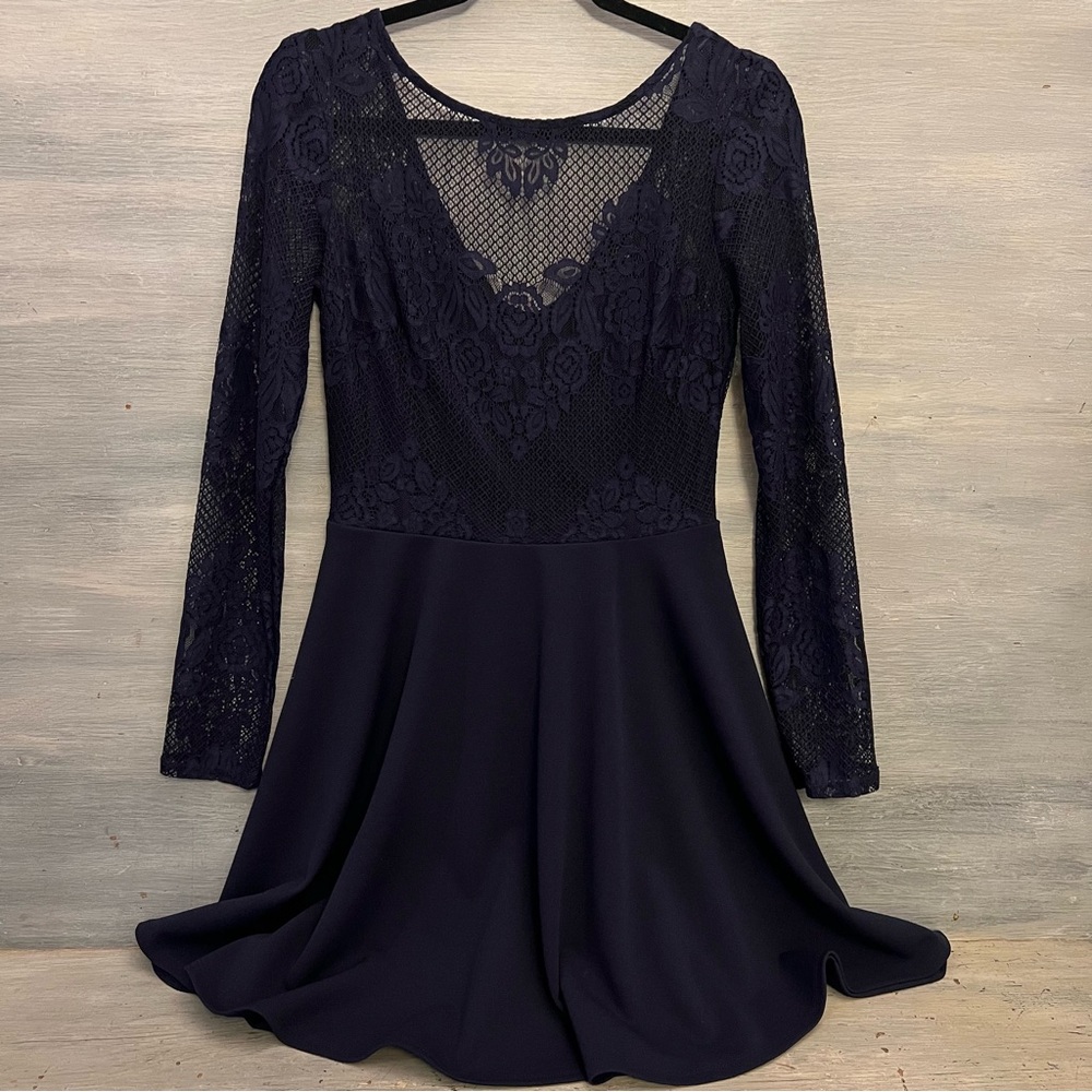 City Vibe Navy Blue Long Sleeve Lace Top Fit & Flare Dress‎ Size 7 Like New